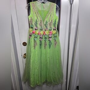Sonia Beautiful Green Dress With Floral Detail And Embellishments Sz 6